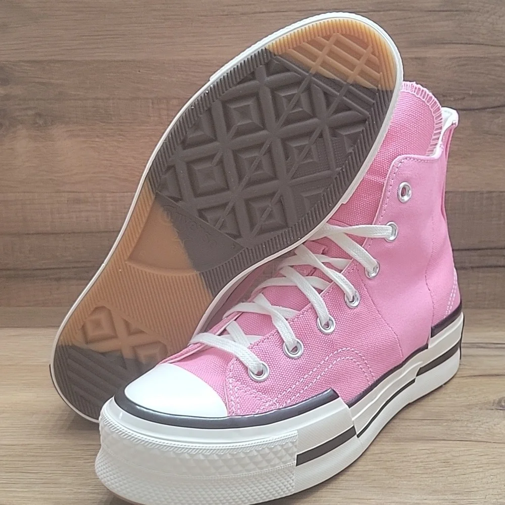 Converse Women's Pink High-Top Sneakers. brand new in the box no lid authentic